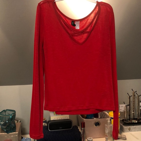 H&M Tops - H&M long-sleeve red top